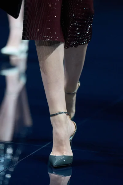 Look 3